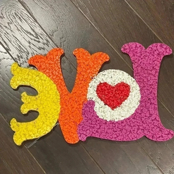 Vintage Melted Plastic Popcorn Love Sign - Picture 2 of 2